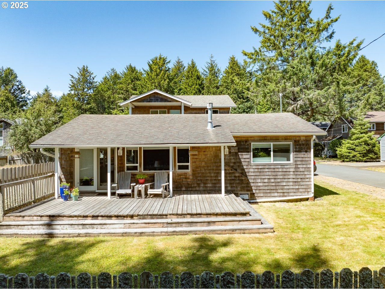 296 East Jackson Cannon Beach, OR 97110 - Photo 1 of 48