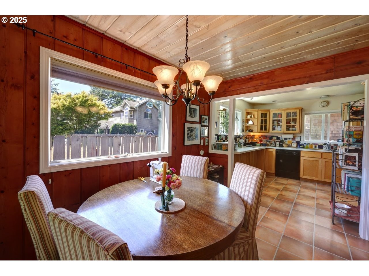 296 East Jackson Cannon Beach, OR 97110 - Photo 12 of 48