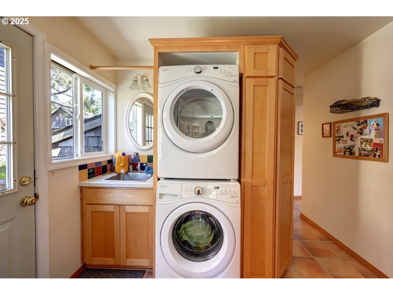 296 East Jackson Cannon Beach, OR 97110 - Photo 17 of 48