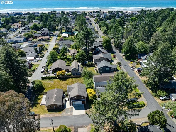 $998,000 | 296 East Jackson, Cannon Beach, OR 97110