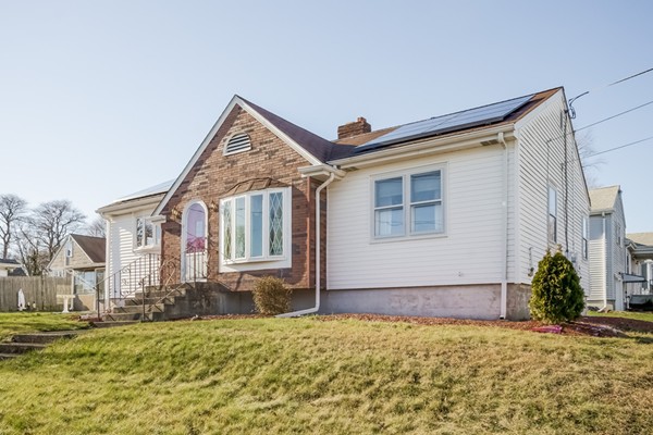 2191 Riverside Avenue Somerset, MA 02726 - Photo 3 of 16 Gallery Image 3