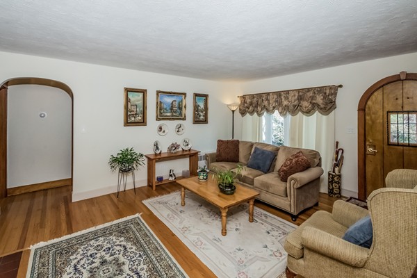 2191 Riverside Avenue Somerset, MA 02726 - Photo 4 of 16 Gallery Image 4