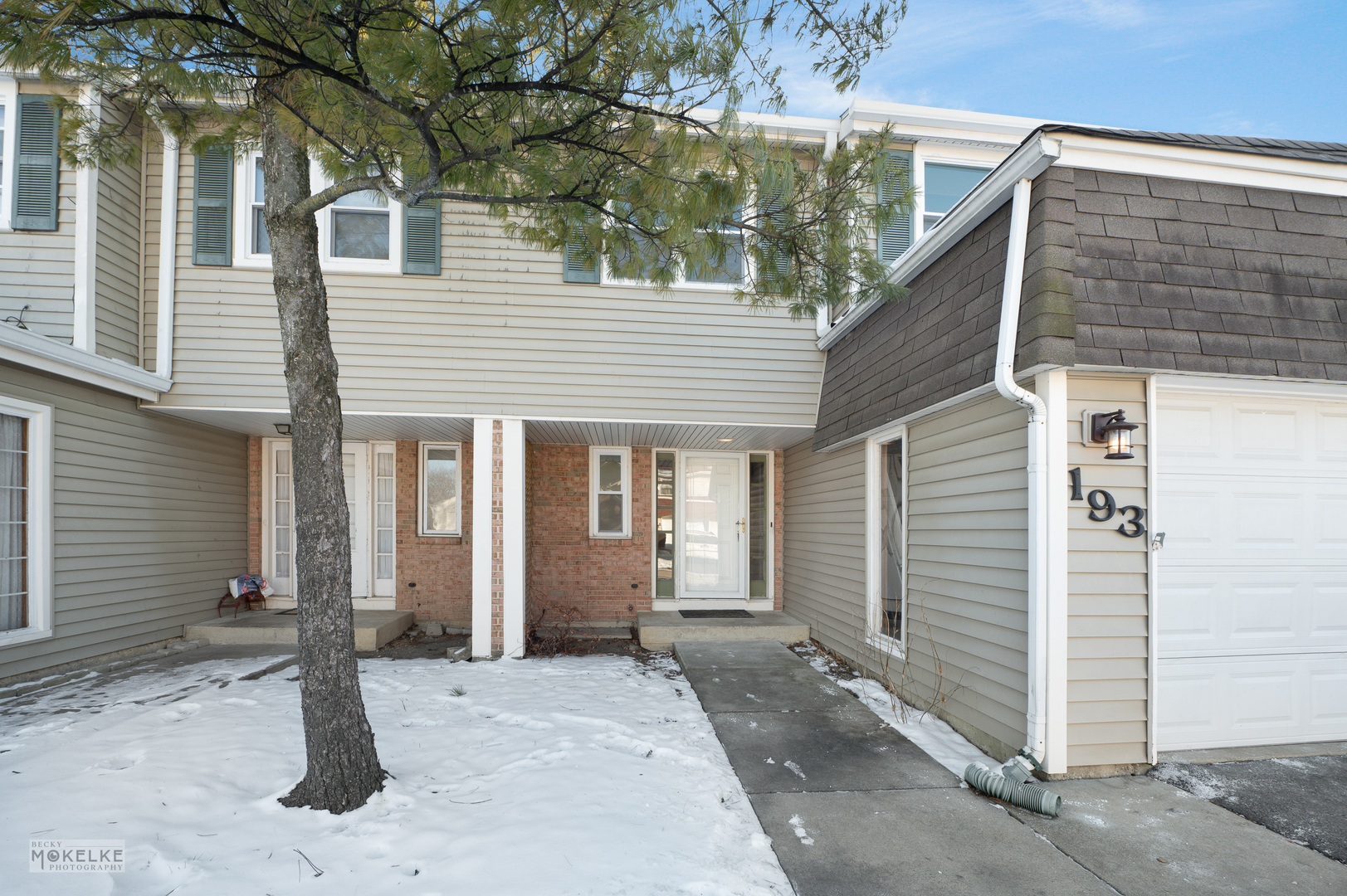 193 Jeffrey Lane Bolingbrook, IL 60440 - Photo 27 of 27 a front view of a house with stairs
