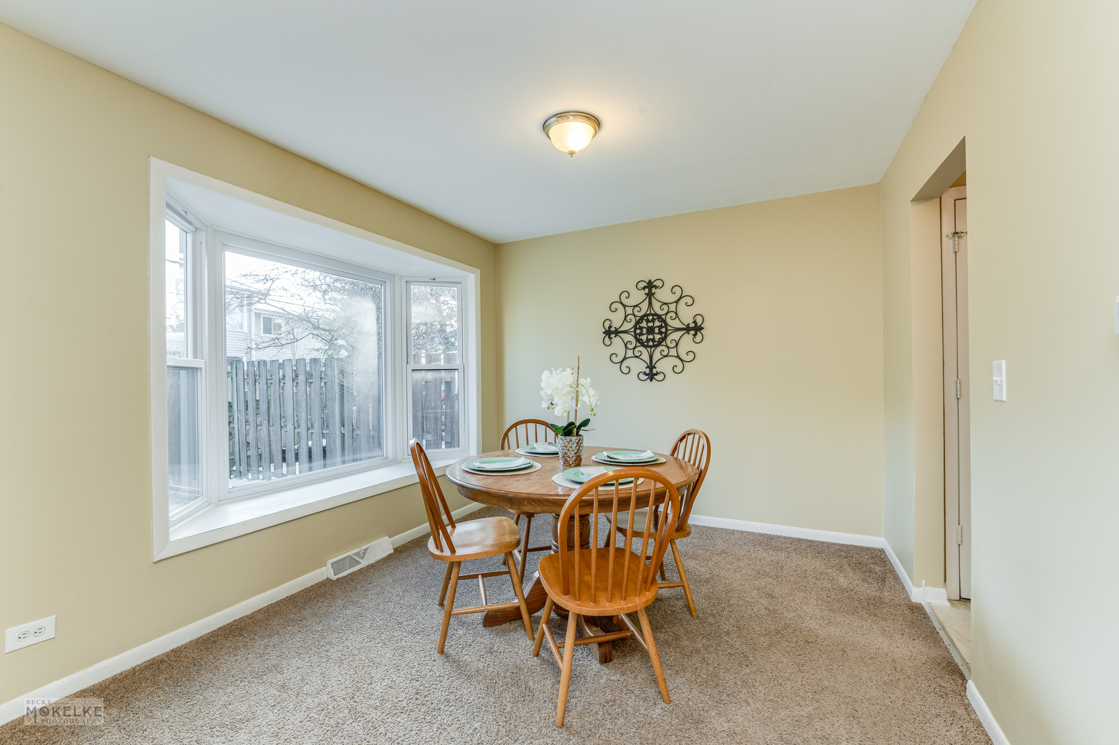 193 Jeffrey Lane Bolingbrook, IL 60440 - Photo 6 of 27 a dining room with furniture and wooden floor