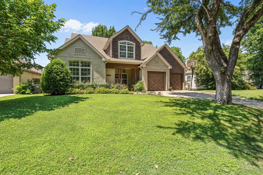809 Edgefield Road Fort Worth, TX 76107 - Photo 1 of 32