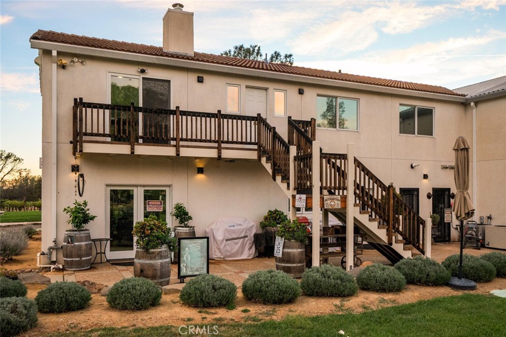 6237 Cohasset Road Chico, CA 95973 - Photo 54 of 73 exterior entrance to apartment