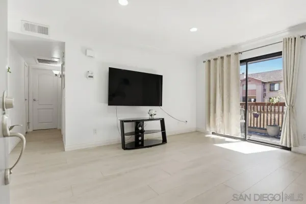 $465,000 | 12023 Alta Carmel Court, Unit 253, San Diego, CA 92128