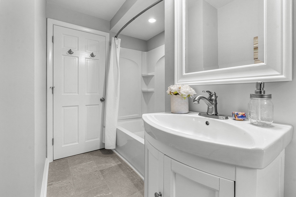 22 Temi Road Hudson, MA 01749 - Photo 20 of 39
