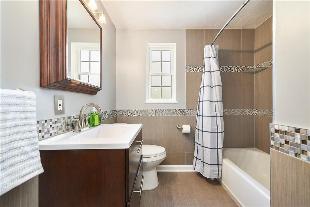 229 Orchard Spring Road Pittsburgh, PA 15220 - Photo 12 of 23 Gallery Image 12