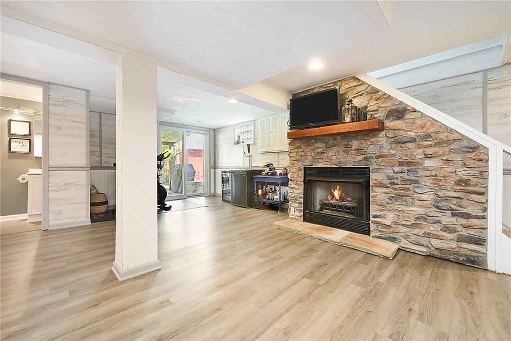 229 Orchard Spring Road Pittsburgh, PA 15220 - Photo 16 of 23 Gallery Image 16