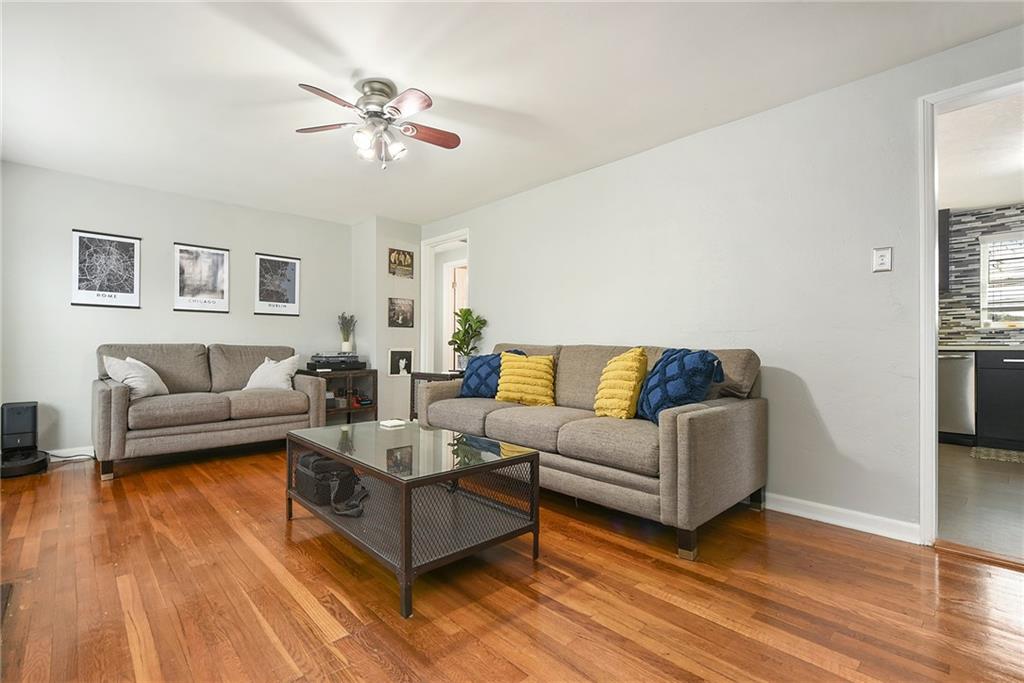 229 Orchard Spring Road Pittsburgh, PA 15220 - Photo 3 of 23 Gallery Image 3
