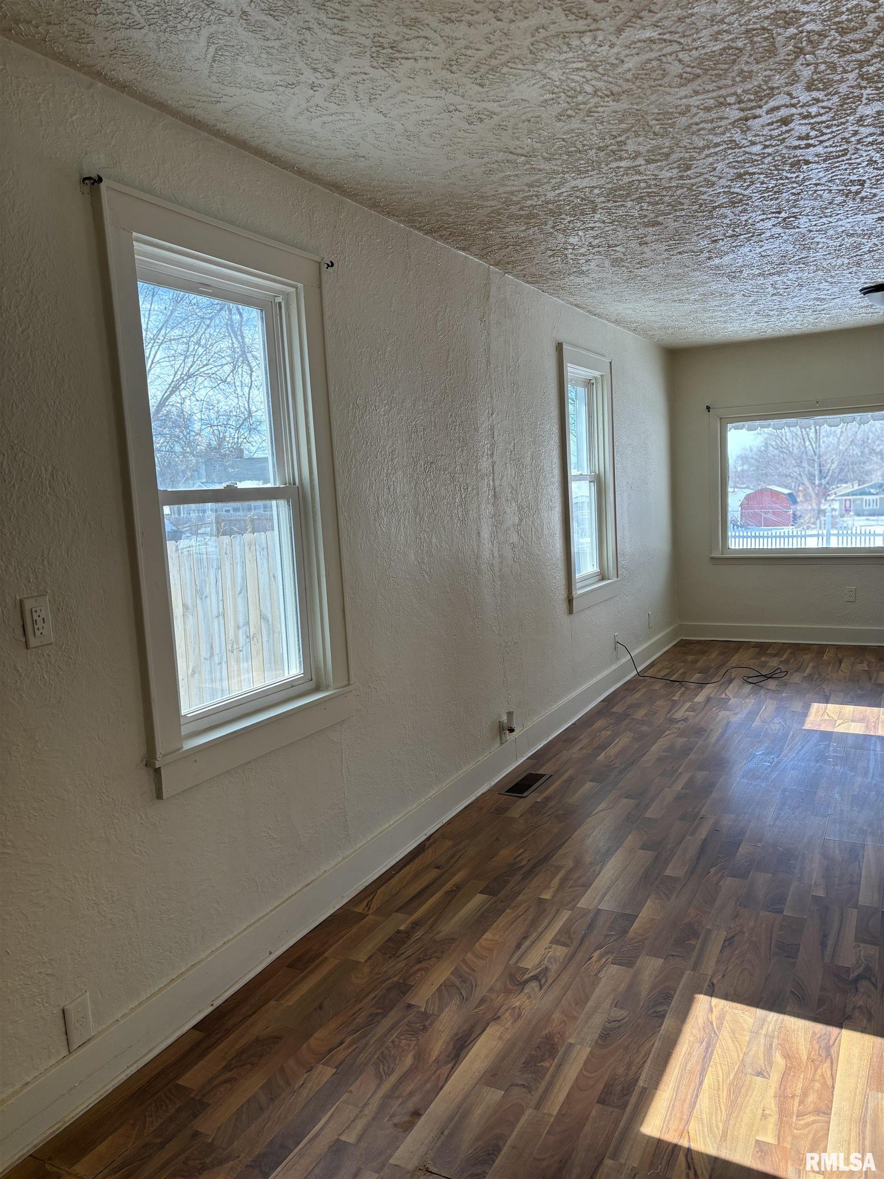 1110 North 16th Street Pekin, IL 61554 - Photo 8 of 13