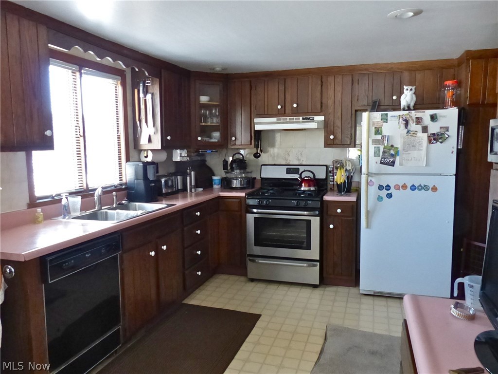 8791 Brakeman Road Chardon, OH 44024 - Photo 10 of 31