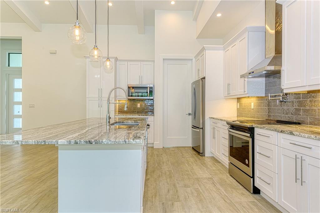 98 9th Street Southwest Naples, FL 34117 - Photo 11 of 27 Gallery Image 11