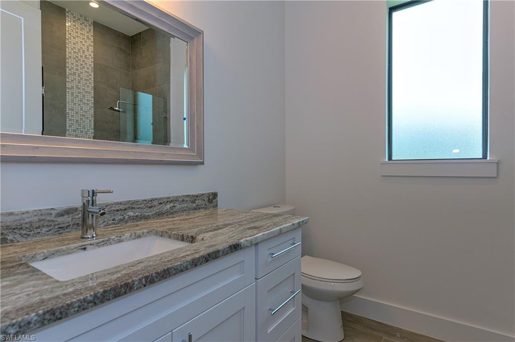 98 9th Street Southwest Naples, FL 34117 - Photo 23 of 27 Bathroom #2 with tub