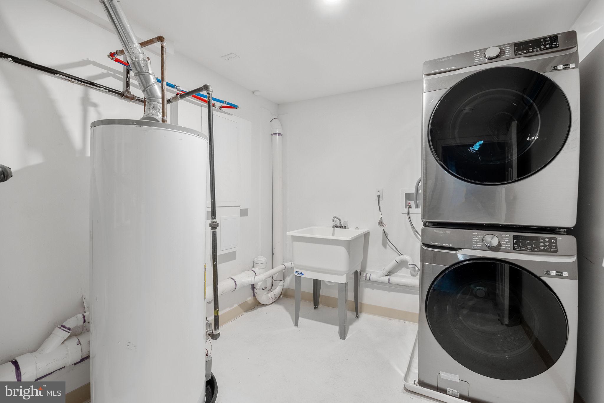 811 Kimball Street Philadelphia, PA 19147 - Photo 36 of 37 a utility room with dryer and washer