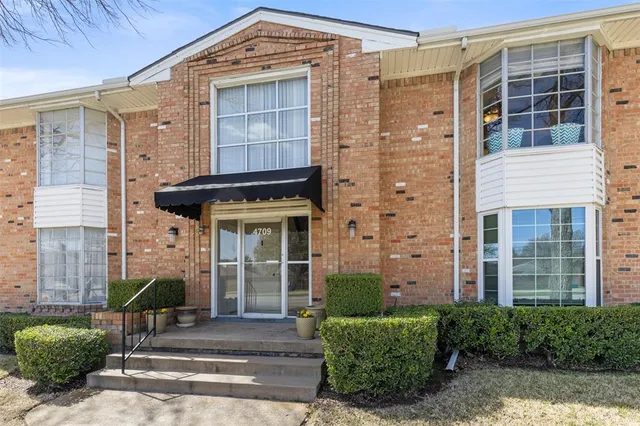 $1,975 | 4709 Skillman Street, Unit D, Dallas, TX 75206