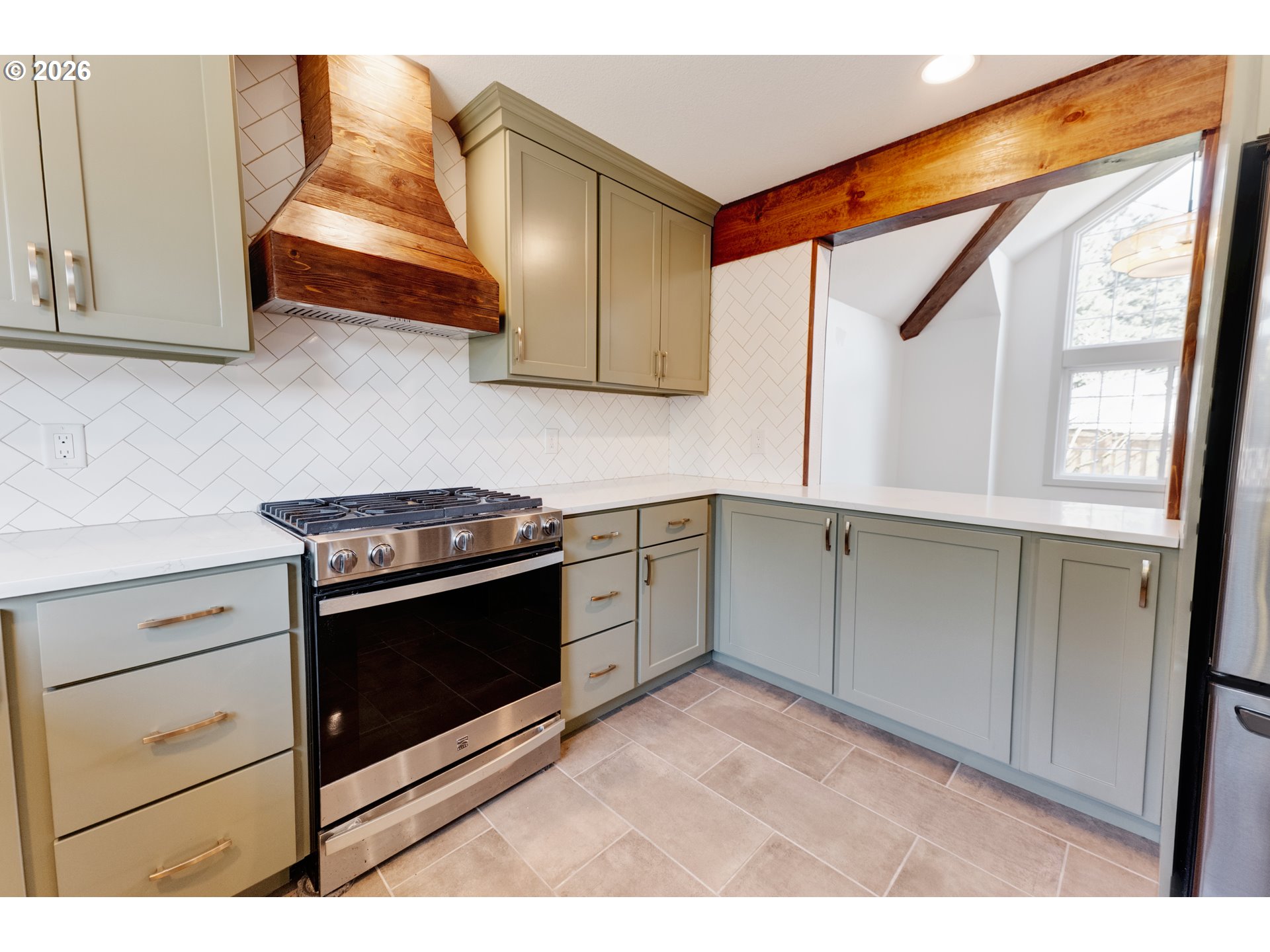 9765 Southwest Oaks Lane Portland, OR 97224 - Photo 11 of 48 Kitchen