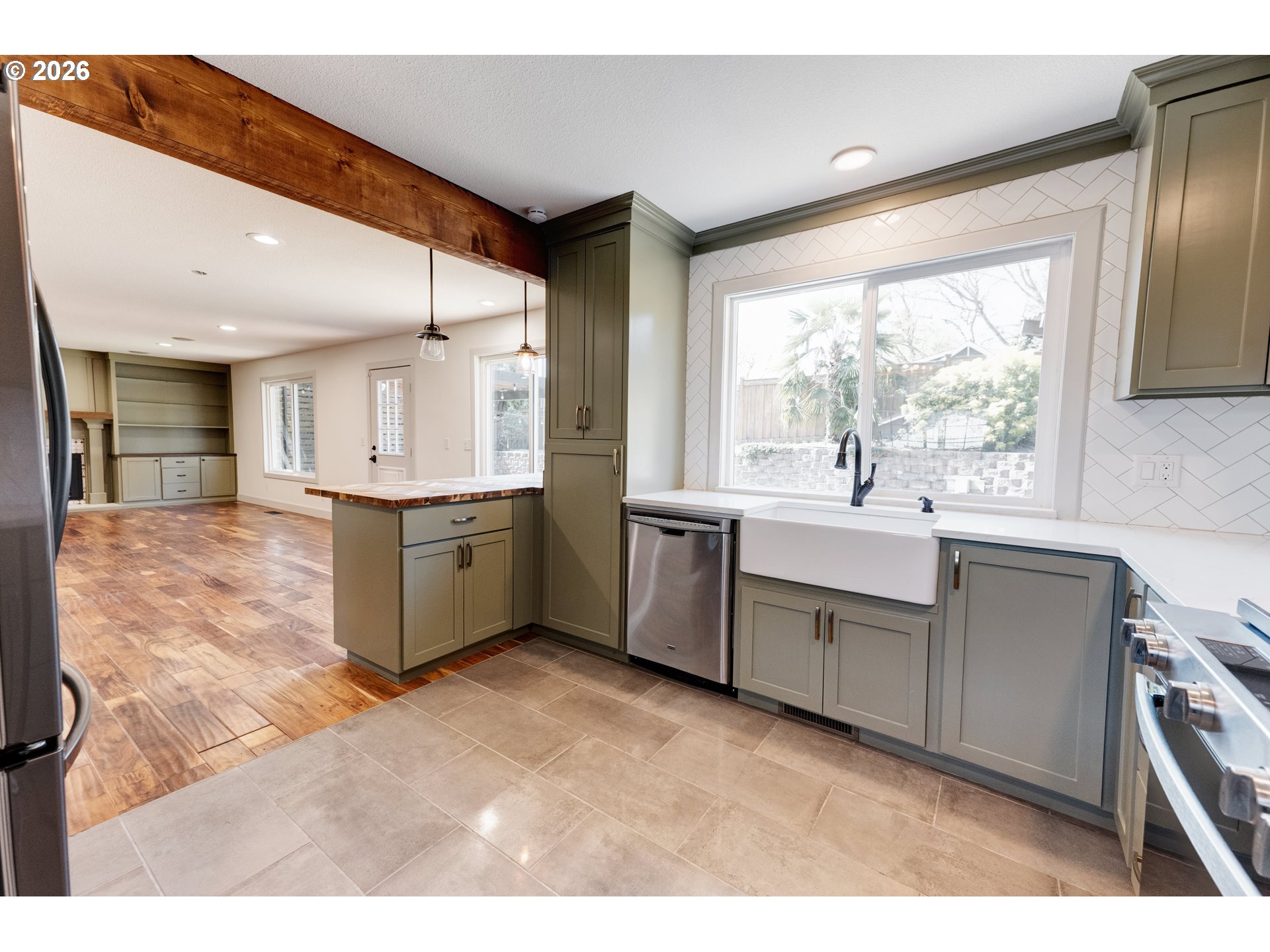 9765 Southwest Oaks Lane Portland, OR 97224 - Photo 13 of 48 Kitchen