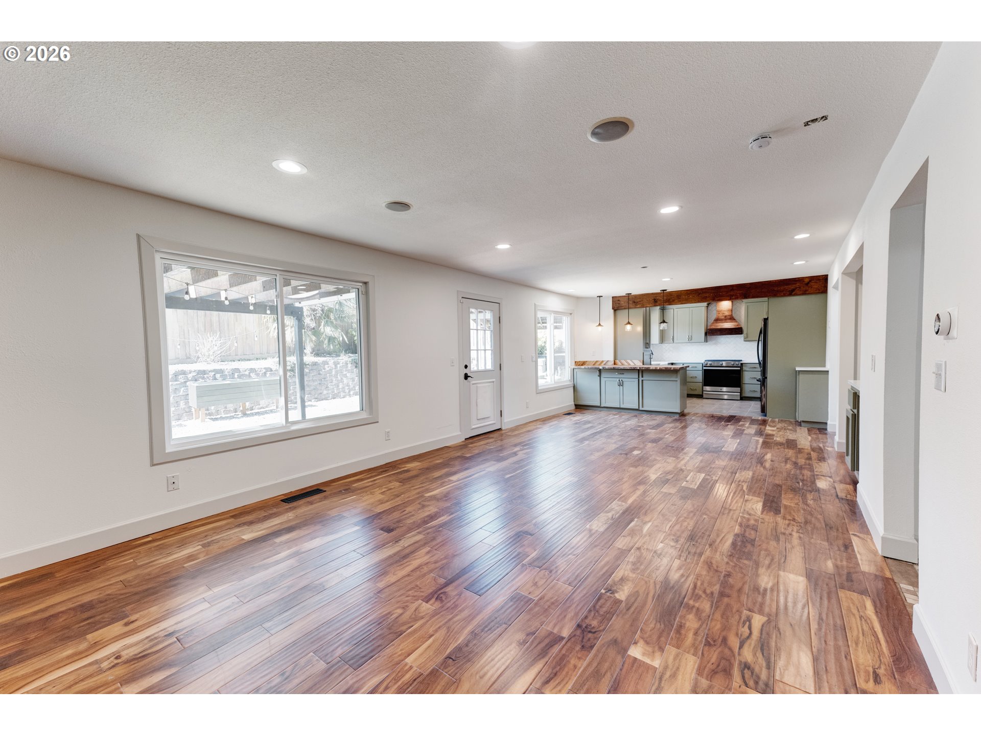 9765 Southwest Oaks Lane Portland, OR 97224 - Photo 18 of 48 Great Room