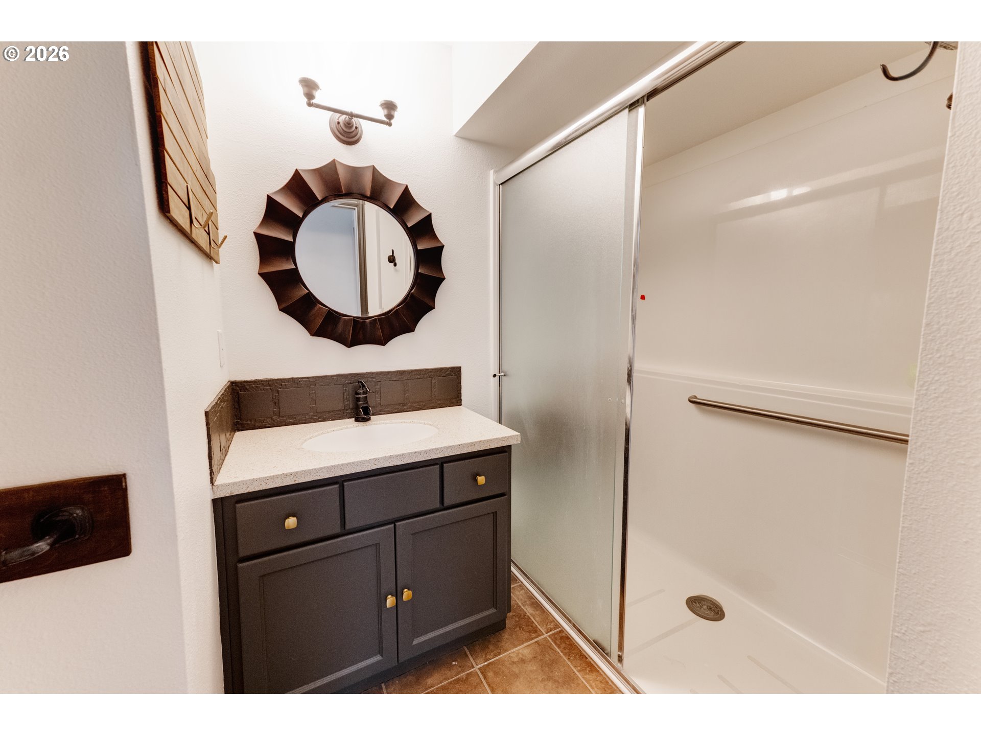 9765 Southwest Oaks Lane Portland, OR 97224 - Photo 19 of 48 Bathroom