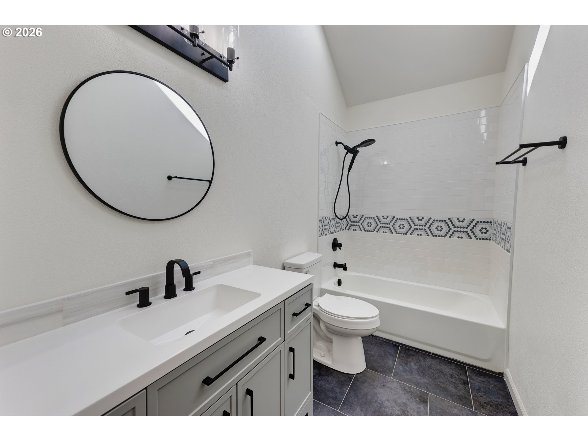 9765 Southwest Oaks Lane Portland, OR 97224 - Photo 33 of 48 Bathroom