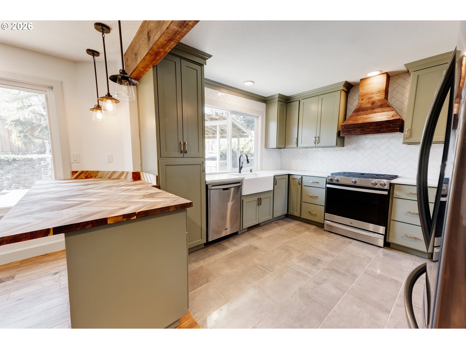 9765 Southwest Oaks Lane Portland, OR 97224 - Photo 10 of 48 Kitchen