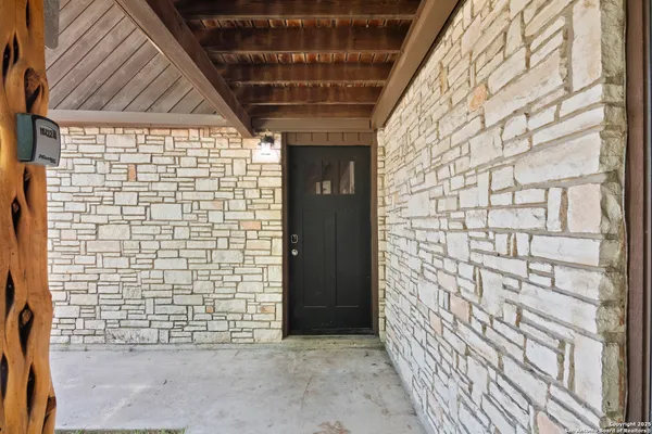 a view of entryway