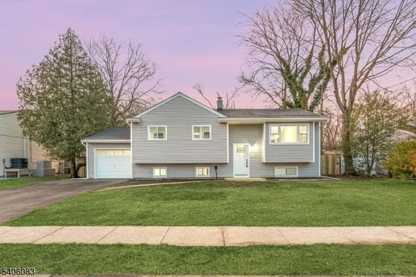 $599,600 | 139 Lee Drive, Middlesex, NJ 08846