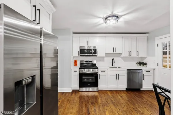 $599,600 | 139 Lee Drive, Middlesex, NJ 08846