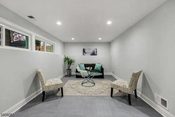 $599,600 | 139 Lee Drive, Middlesex, NJ 08846
