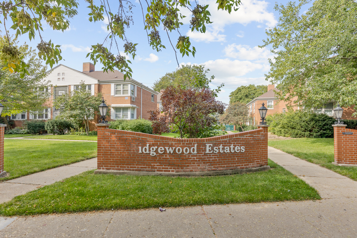 6600 North Ridge Boulevard, Unit 1 Chicago, IL 60626 - Photo 14 of 14 a view of a park that has a sign board