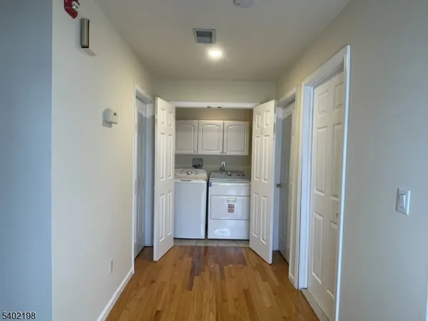 $3,850 | 662 Undercliff Avenue, Edgewater, NJ 07020