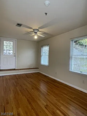 $3,850 | 662 Undercliff Avenue, Edgewater, NJ 07020