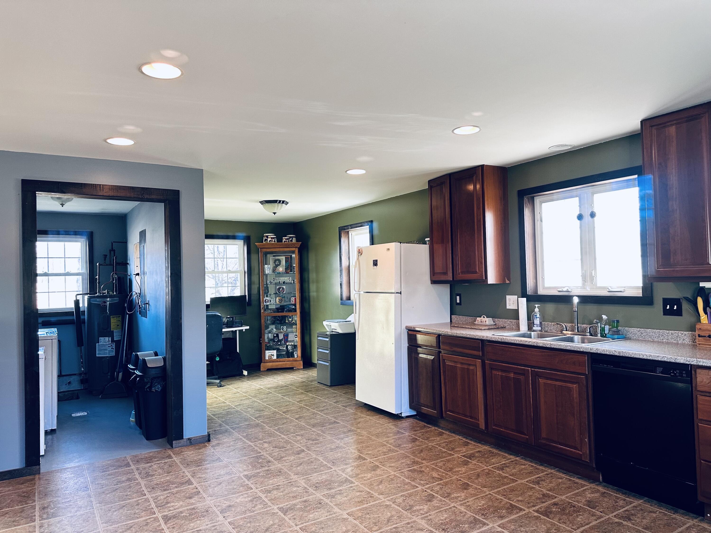 123 Annabessacook Road Winthrop, ME 04364 - Photo 10 of 46 123 office:utilites