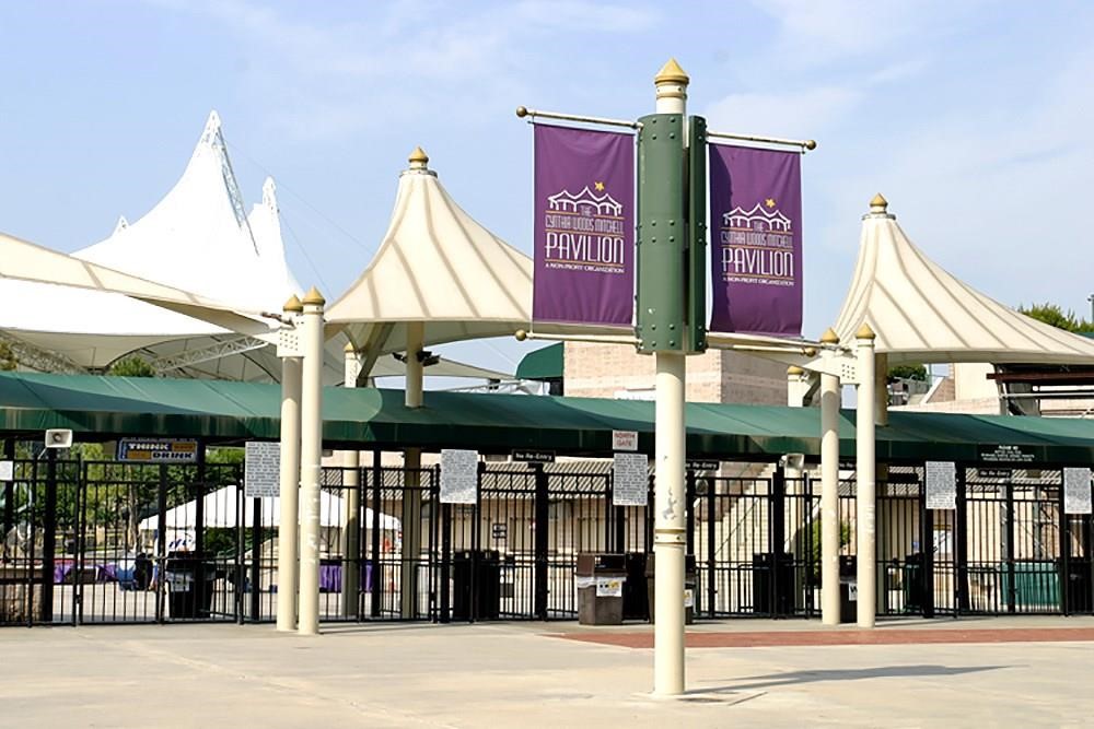110 North Valley Oaks Circle The Woodlands, TX 77382 - Photo 29 of 29 a street sign on a street corner