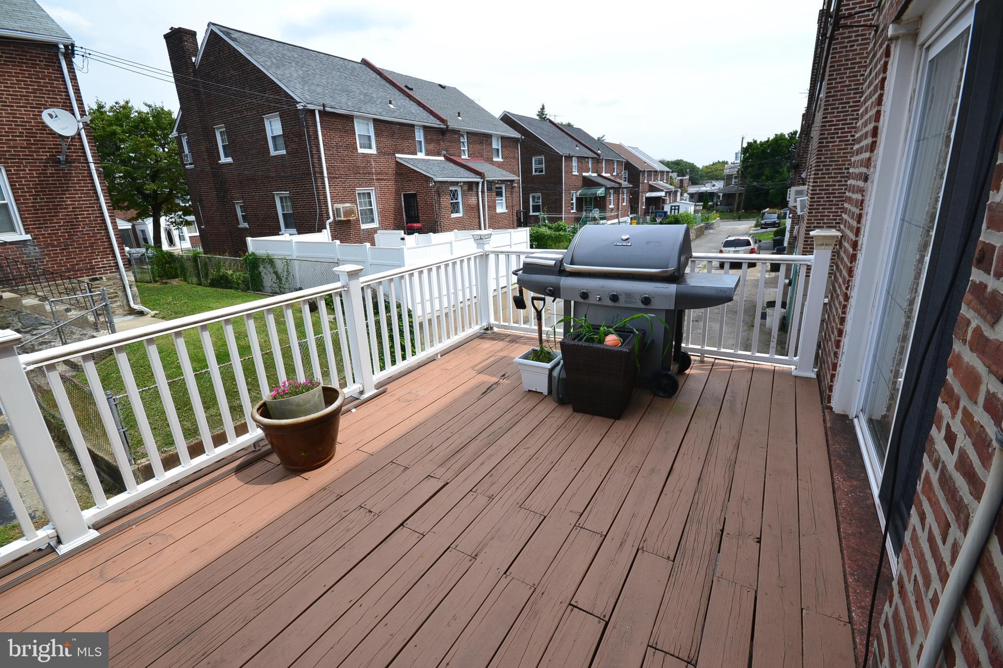 823 Arbor Road Yeadon, PA 19050 - Photo 23 of 32 Spacious Deck