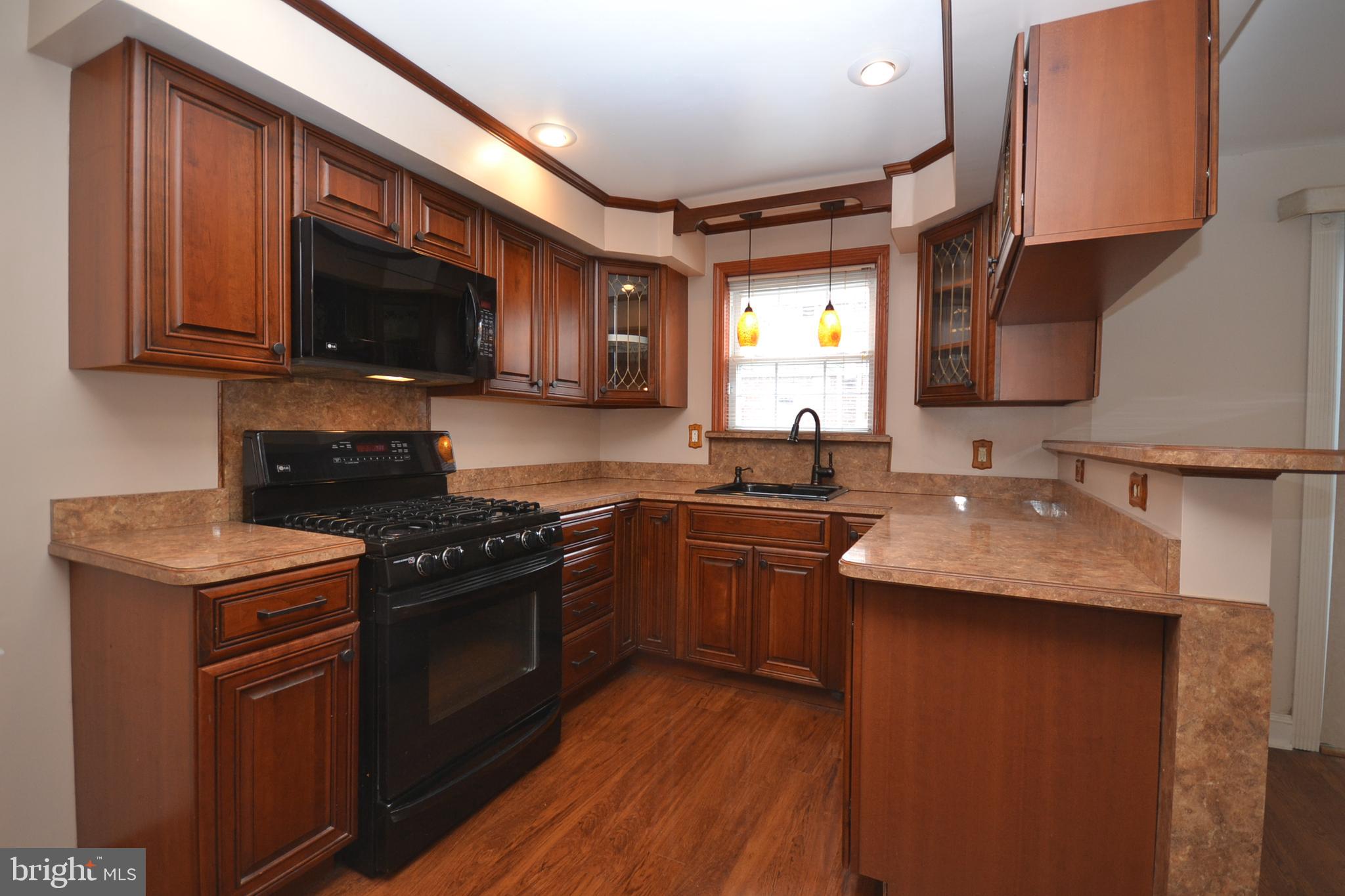 823 Arbor Road Yeadon, PA 19050 - Photo 7 of 32 Fabulous Kitchen