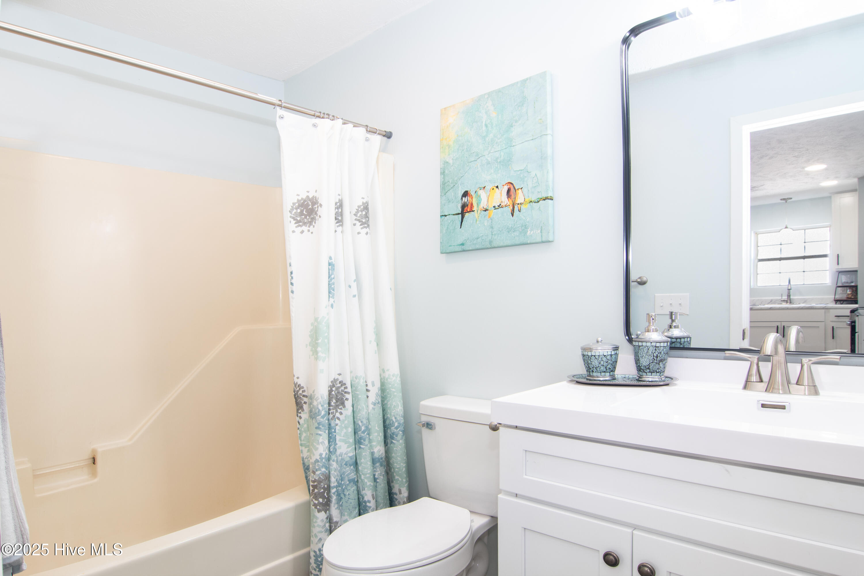 321 Hickory Road Southport, NC 28461 - Photo 16 of 36 Master Bath