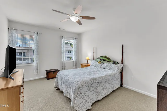a view of a livingroom with entryway
