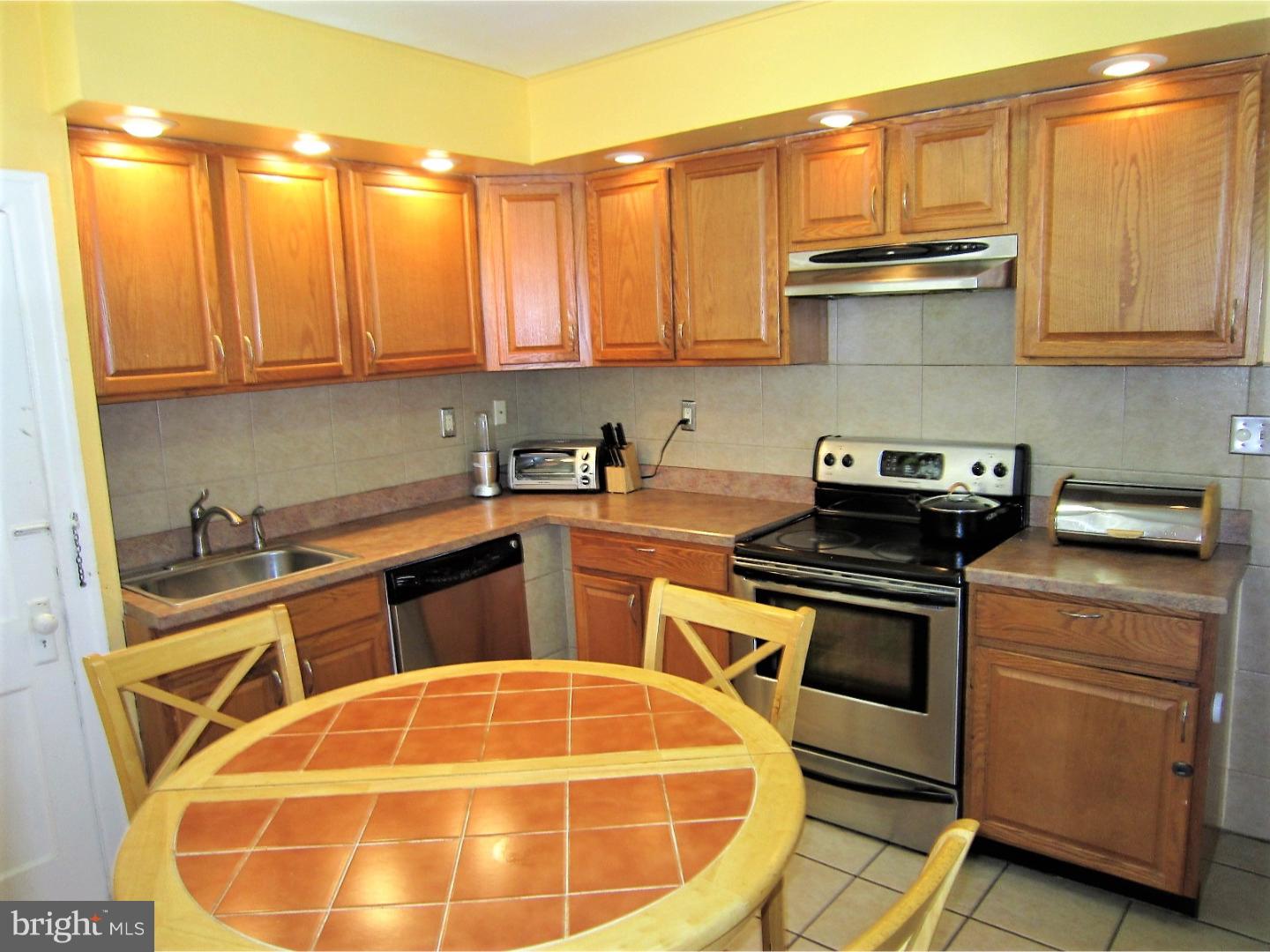 1841 Ashley Road Philadelphia, PA 19126 - Photo 9 of 25 Kitchen