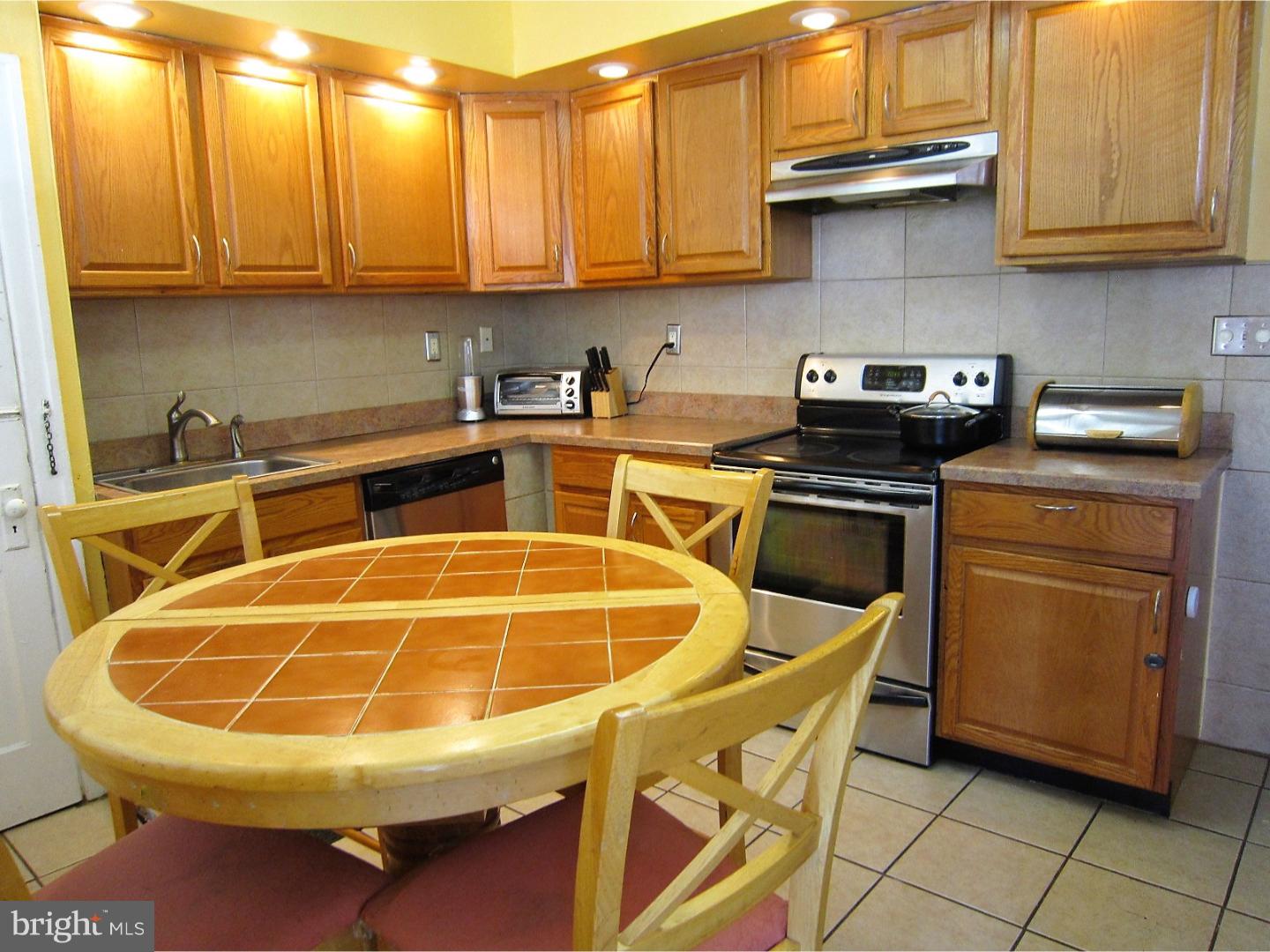 1841 Ashley Road Philadelphia, PA 19126 - Photo 10 of 25 Kitchen