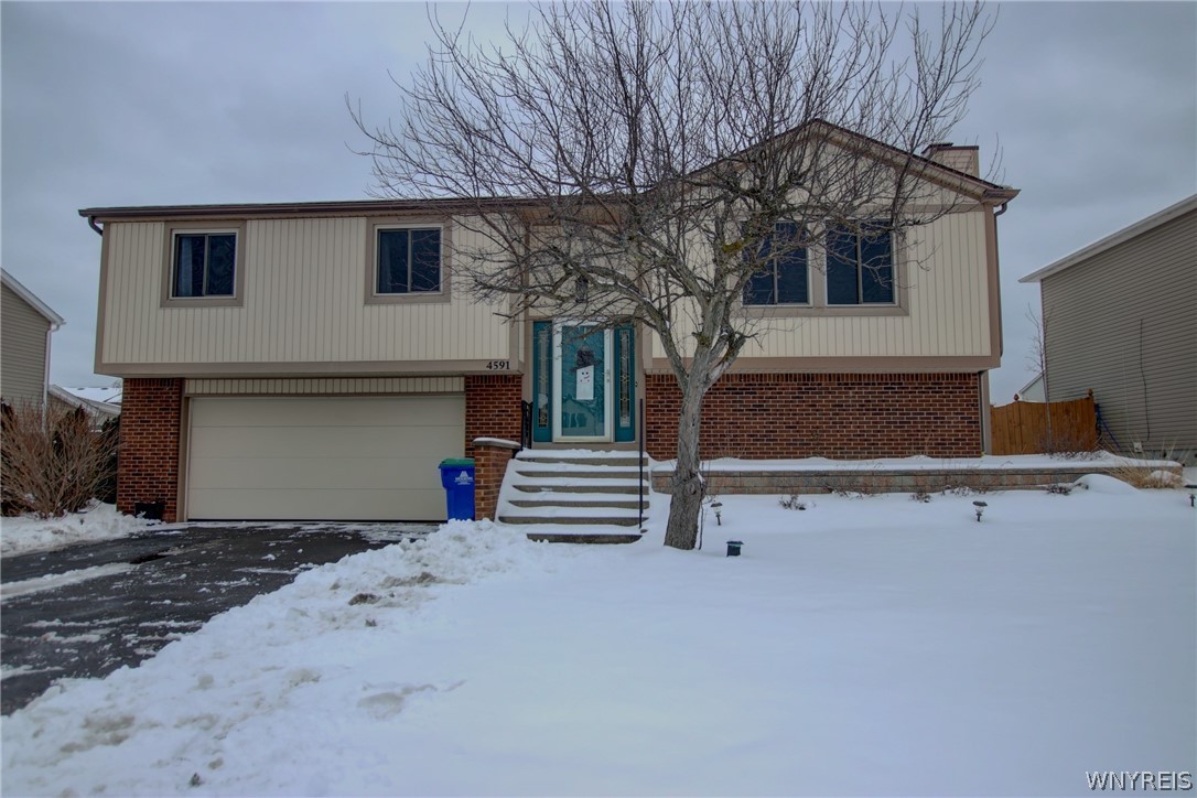 4591 Roundtree Road Hamburg, NY 14075 - Photo 2 of 41