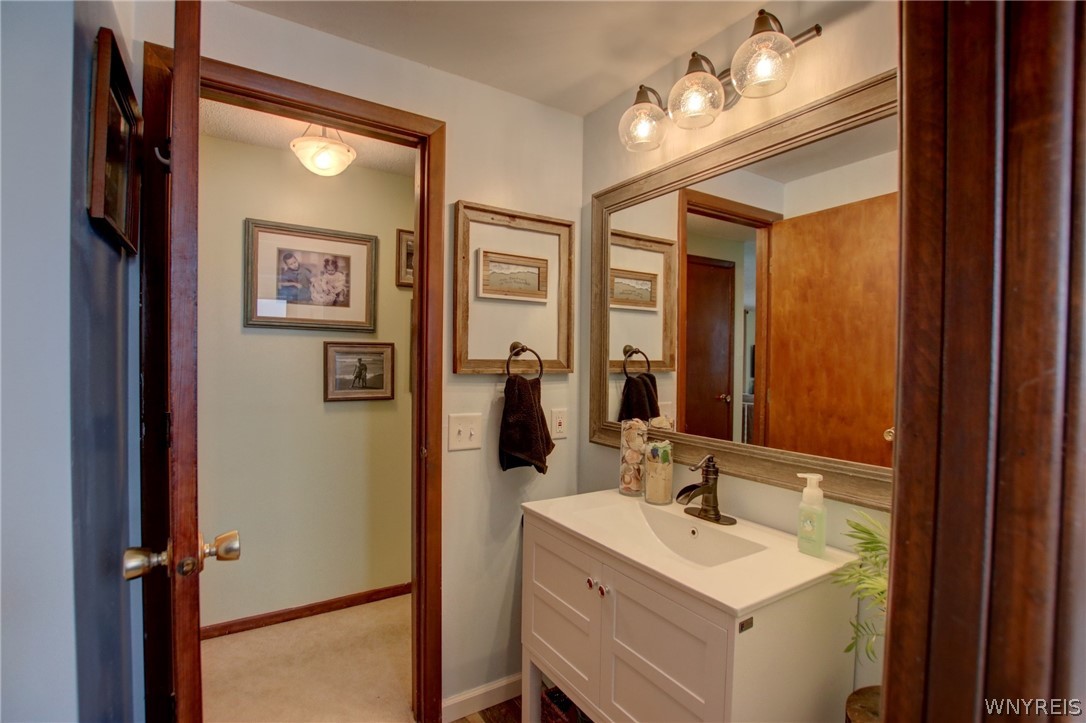 4591 Roundtree Road Hamburg, NY 14075 - Photo 21 of 41