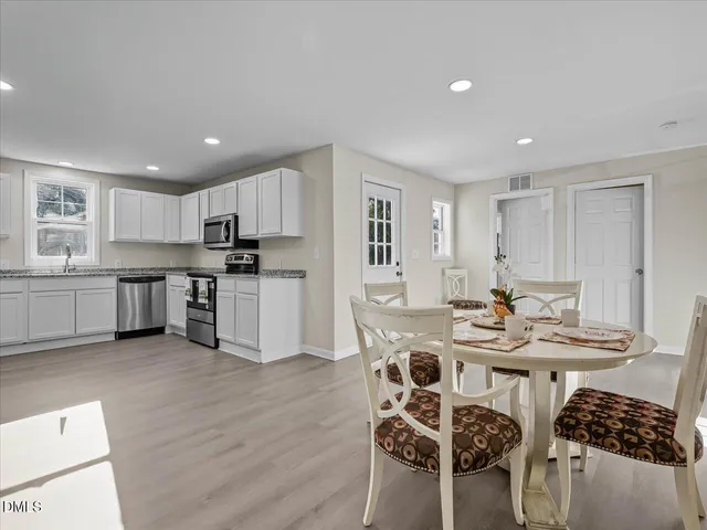 $314,900 | 210 West Oak Street, Zebulon, NC 27597