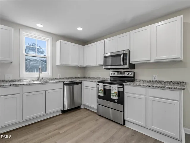 $314,900 | 210 West Oak Street, Zebulon, NC 27597