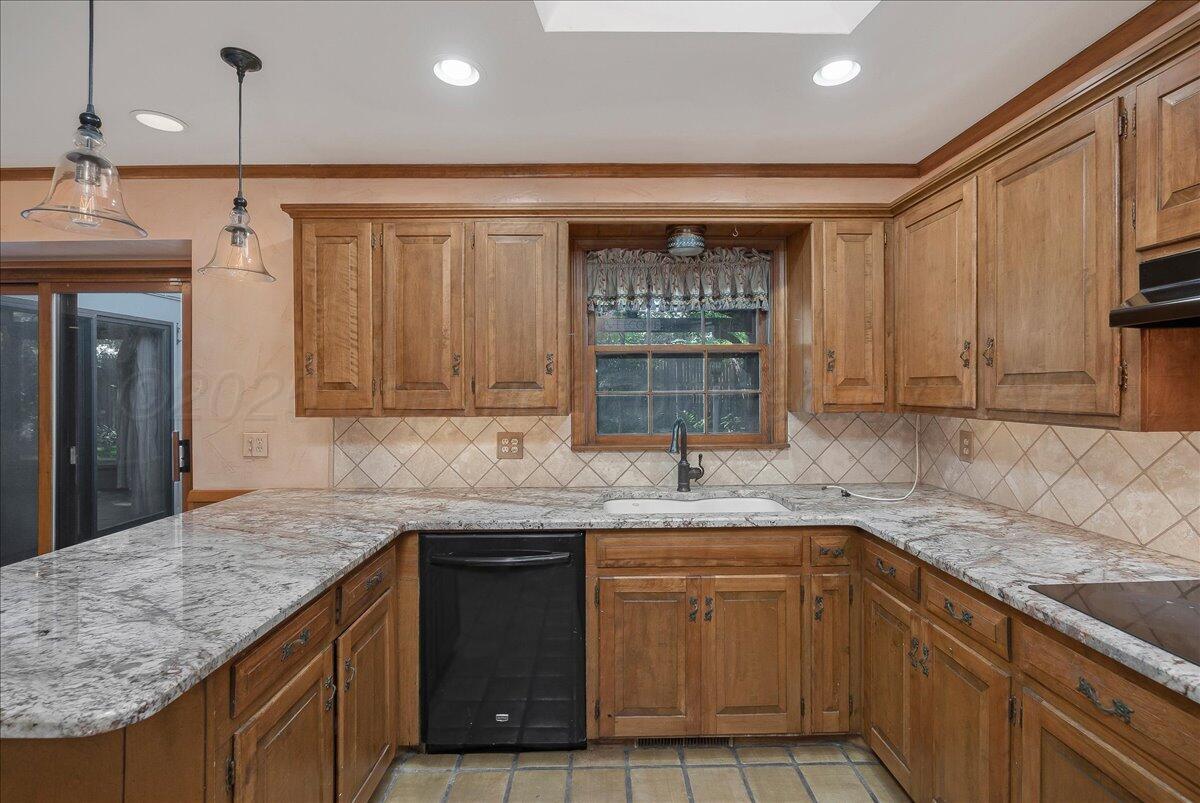 6313 Calumet Road Amarillo, TX 79106 - Photo 25 of 33 Kitchen 2