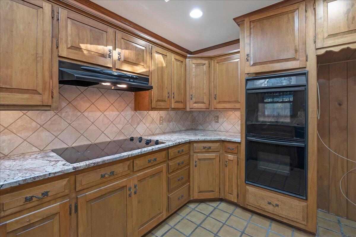 6313 Calumet Road Amarillo, TX 79106 - Photo 26 of 33 Kitchen 3