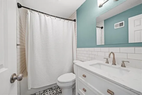 $225,000 | 7726 Summit Street, Kansas City, MO 64114