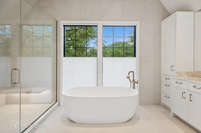 $2,995,000 | 759 Strawberry Hill Drive, Glencoe, IL 60022